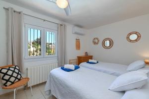 Cala Serena by Aguilarent