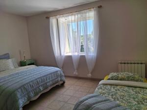 Maisons de vacances Les Volets Verts, ROUSSINES, CHARENTE, 16310 FRANCE : photos des chambres