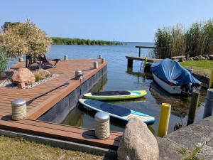 Waterfront Bliss for 2 Guests