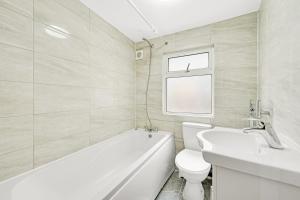 Luxury 8 Rooms & Garden near Excel London