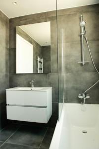 New Modern Apartment & Terrace