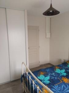 APPARTEMENT PRES DE ROYAN 7 MINUTES MER CONFORT CALME rdc espace détente jardin