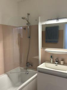 Appartements Bel appart 3 ch avec parking : photos des chambres