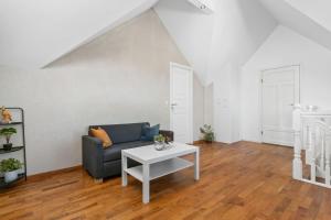 Large apartment with 5 bedrooms, 2 bathrooms and roof terrace