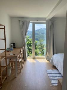 UMI surf yoga suite Doniños beach