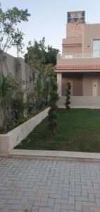 New furnitured villa with swimming pool and garden at King Mariot