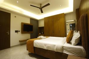 The Hoften Lotus Court, Noida