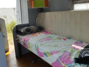 MONTPELLIER van aménagé SANS WC SANITAIRE ET CUISINE, JUSTE POUR DÉPANNER quelques nuits, PRÉVOIR UNE BATTERIE EXTERNE POUR LES TÉLÉPHONES MERCI DE BIEN LIRE LE DESCRIPTIF