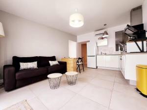 Le Thuret Fleuri - T3 avec Terrasse