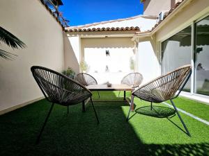 Le Thuret Fleuri - T3 avec Terrasse