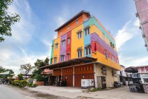 RedDoorz at Sentosa Jaya Helvetia