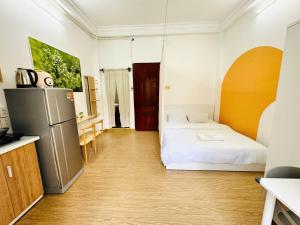 Private Kitchen Balcony Or Window Apart 1km From Airport