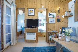 Swallow Chalet