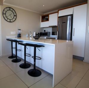 Sandton Smart Apartment Eighteen