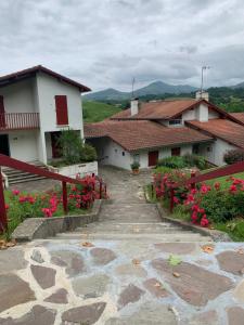 Appartements Cambo les Bains Piscine Vue Montagnes : photos des chambres