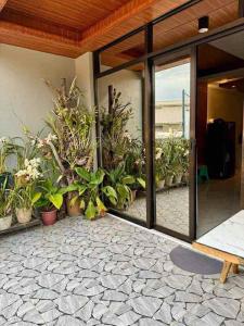 Sofias Unit - 2 Bedroom with complimentary breakfast