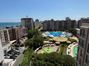 ROYAL BEACH HOTEL apartment