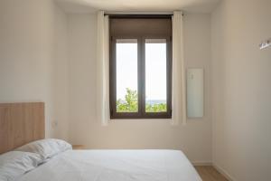Wake Up by the Sea in Victoria apartment 1