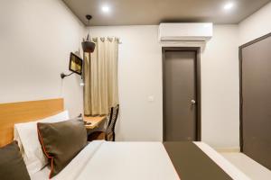 Super Collection O Le Noida Hotel Near Sector 76 Metro Station