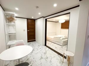 5BR Family House, Myeongdong 7 minutes, Gwanghwamun 10 minutes, Namsan view, Patio