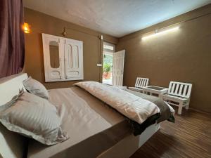 The Gooodmen cafe and Lodge