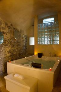 Love Room du Château Fort - Jacuzzi & Insolite !