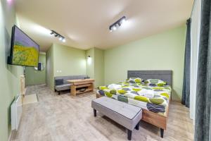 Two Cozy Mint Studios in Grand Resort Pamporovo by Flat Manager