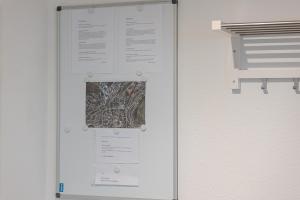 Robs Flat - Moderne 3-Zimmer-Ferienwohnung mit Terrasse, 6 Schlafplätzen, 2 Min S-Bahn, Weil der Stadt bei Stuttgart