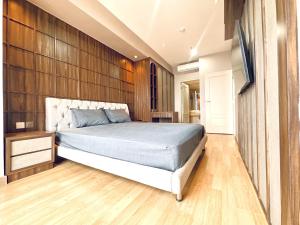 Vista at The Peak 2BR Apartment in Tunjungan Plaza 5 Surabaya by Le Ciel Hospitality