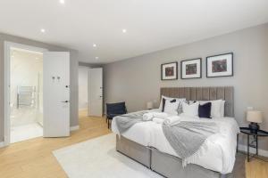 Luxurious 2BR Sleeps 6 Hotel-Style Comfort The Oak