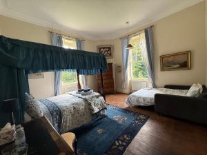 Parteen A Lax, River House & Gardens