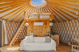 Yurt Kalamaki Seaside Glamping - Ubytování bez kategorie ve městě Tympáki