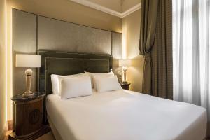 Superior Double Room room in NH Collection Carlo IV
