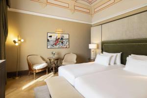 Junior Suite room in NH Collection Carlo IV