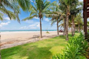 Liséa Wonderland Resort Deluxe Bedrooms by Private Beach