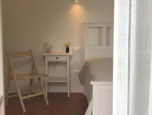 Saint Roch - camera privata con bagno - vista su giardino - colazione
