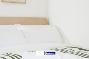 Modern 3 Bedroom House By The Yuma Homes Short Lets & Serviced Accommodation In Ashford Town Centre With Free Wifi & Free Parking