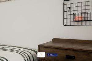 Modern 3 Bedroom House By The Yuma Homes Short Lets & Serviced Accommodation In Ashford Town Centre With Free Wifi & Free Parking