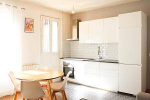 Apartment two rooms 15 min by subway from Paris