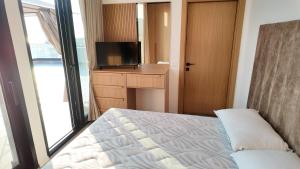Luxury Penthouse in Ksamil