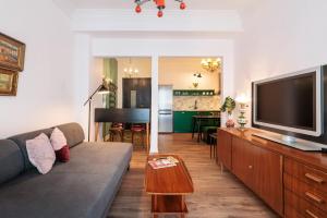 F & B Collection - Lux & Artdeco