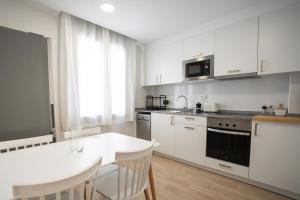 Beachfront Victoria apartment in tossa 2