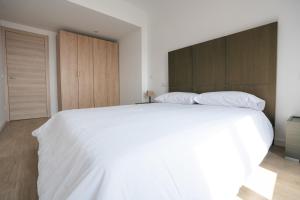 Beachfront Victoria apartment in tossa 2