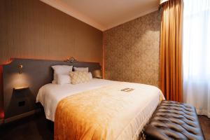 Club Double Room room in Le Chateau de Namur