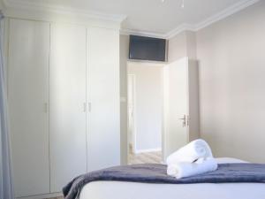 Long Island 51 Dolphin Coast