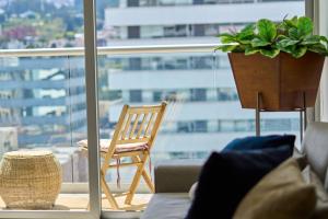 Beautiful apt-balcony in La Carolina 70 QLED TV