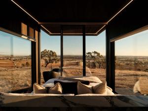 Luxury Winery Stay with Sweeping Hilltop Views