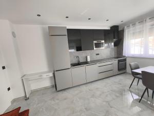 Apartments Ivana with the pool