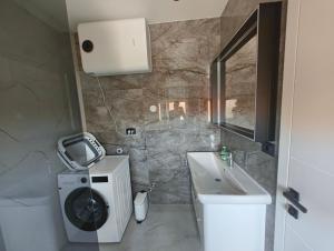 Ivanas Apartments with Amazing Pool Access