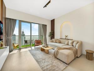 Spacious, Modern Chic 2 BDR Apartment in Prime Downtown Location